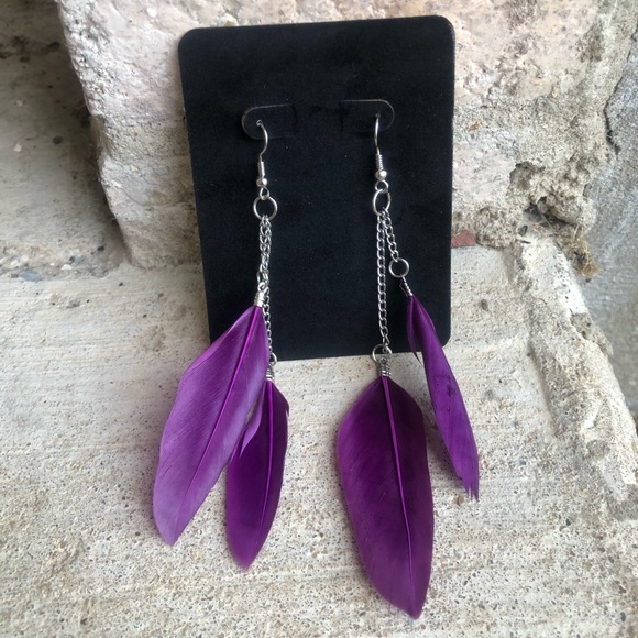 New Boho Purple Feather Earrings - Picture 3 of 5